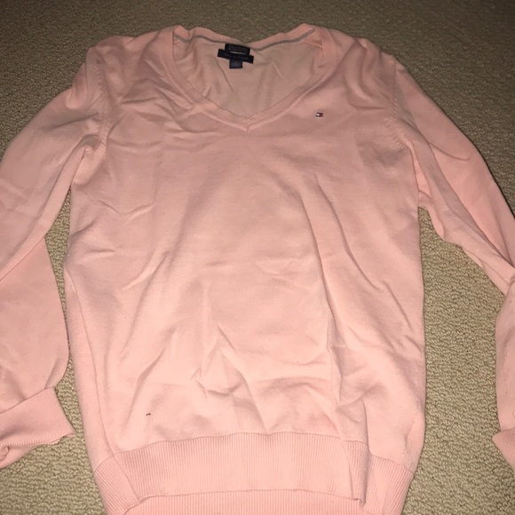 Tommy Hilfiger Sweaters - NWOT Tommy Hilfiger Vneck sweater